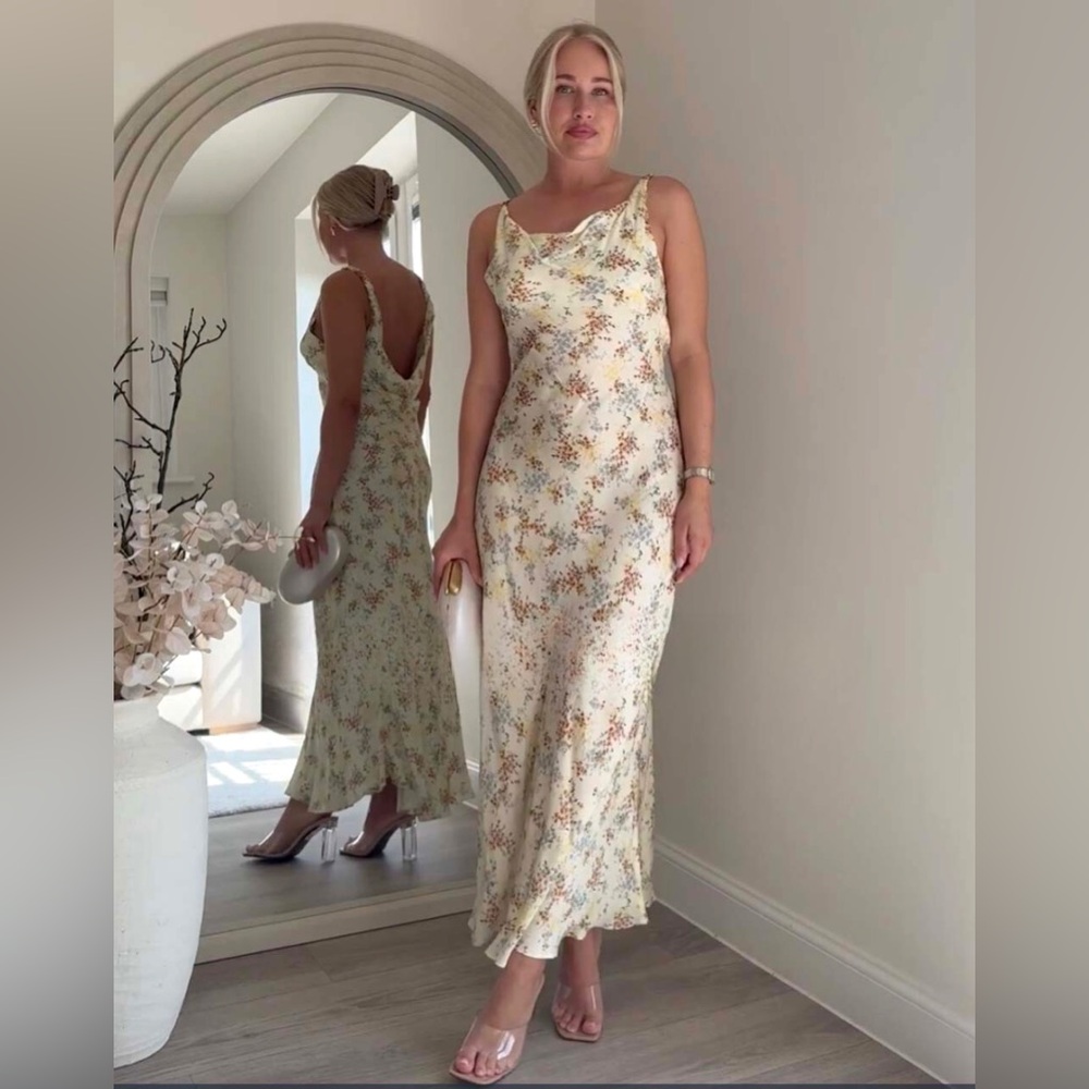 ๐(NWT) ZARA Bloggers Fav ZW Collection Printed Floral Satin Dress. Size XL. - Picture 2 of 14